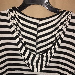Dresses - Casual flirty black & white striped hoodie dress Dresses - Casual flirty black & white striped hoodie dress